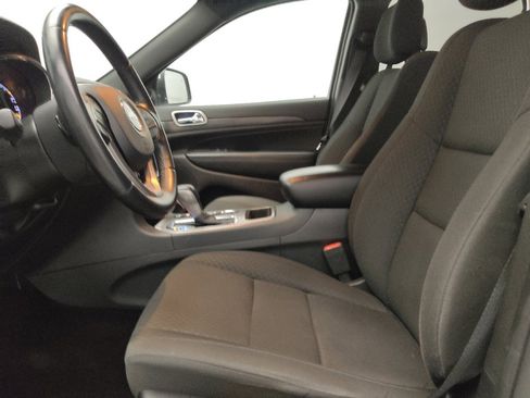 Used 2019 Jeep Grand Cherokee Laredo image 17