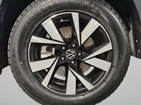 Used 2023 Volkswagen Atlas Cross Sport SE FWD image 22