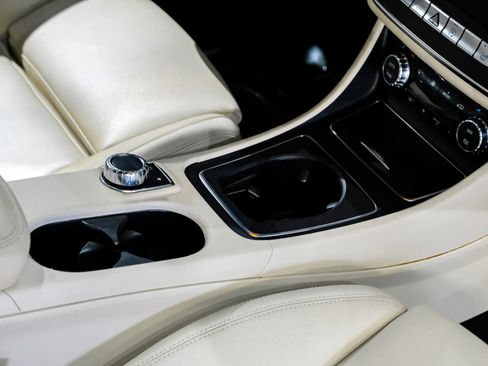 Used 2019 Mercedes-Benz CLA 250 image 29