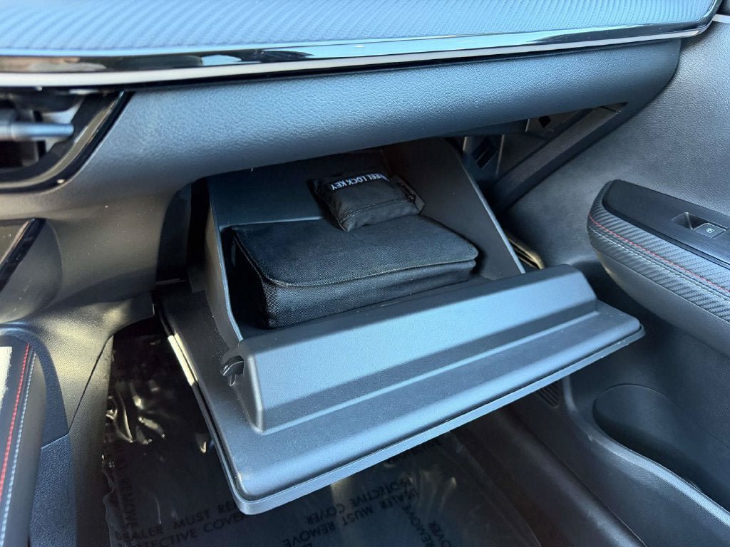 Certified 2025 Nissan Kicks SR AWD/4WD image 32