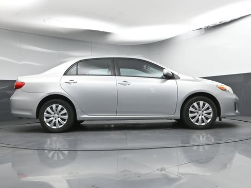 Used 2012 Toyota Corolla LE image 24