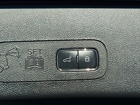 Used 2023 Lincoln Aviator Reserve image 12