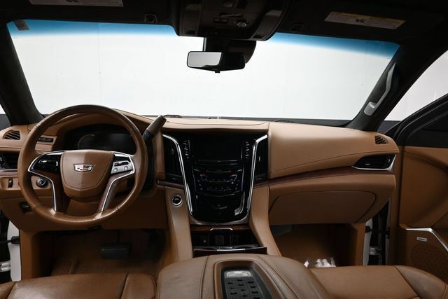 Used 2017 Cadillac Escalade Platinum AWD/4WD image 15