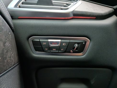 Certified 2022 BMW X5 xDrive40i w/ M Sport Package image 25