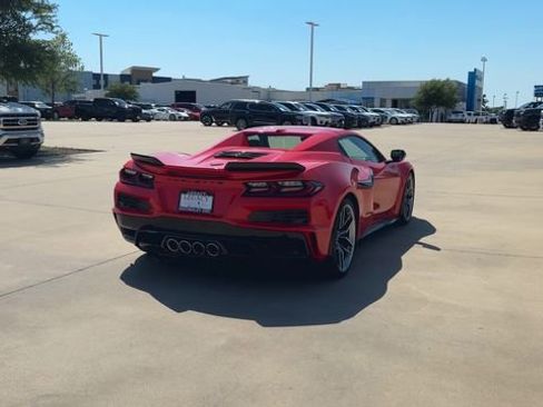 Used 2025 Chevrolet Corvette Z06 RWD image 9