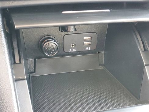 Used 2016 Subaru Legacy 2.5i Limited image 26