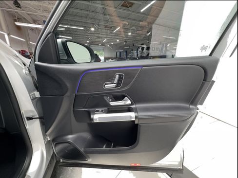 Used 2023 Mercedes-Benz EQB 300 4MATIC w/ Exclusive Package image 31