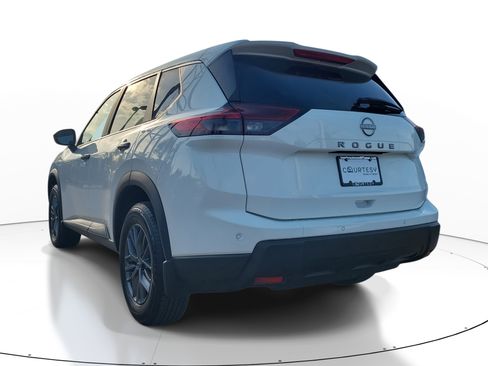 Certified 2025 Nissan Rogue S image 6