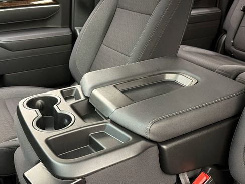 Used 2025 GMC Sierra 2500 SLE w/ SLE Value Package; image 33