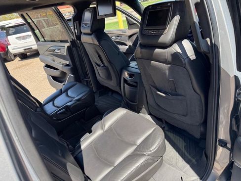 Used 2019 Cadillac Escalade ESV Platinum AWD/4WD image 28