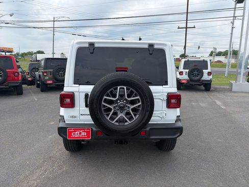 New 2026 Jeep Wrangler Unlimited Sahara AWD/4WD image 8