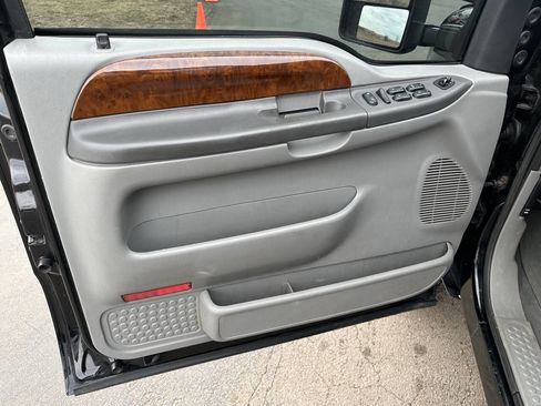 Used 2004 Ford F250 Lariat image 18