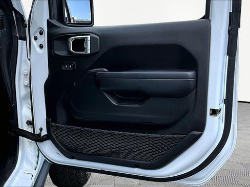 Used 2024 Jeep Wrangler Unlimited Rubicon AWD/4WD image 26