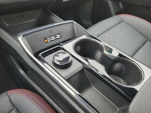 Certified 2025 Chevrolet Equinox RS w/ Safety and Technology Package FWD image 37