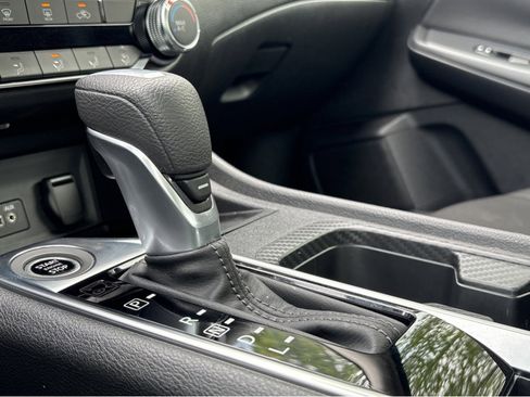 Certified 2024 Nissan Sentra SV FWD image 13