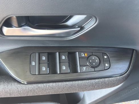 New 2026 Nissan Kicks SV image 17