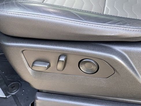 Used 2022 Chevrolet Silverado 1500 ZR2 w/ Technology Package image 31