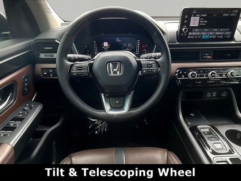 Used 2025 Honda Pilot Elite image 8