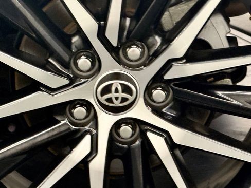 Certified 2022 Toyota Camry SE image 15