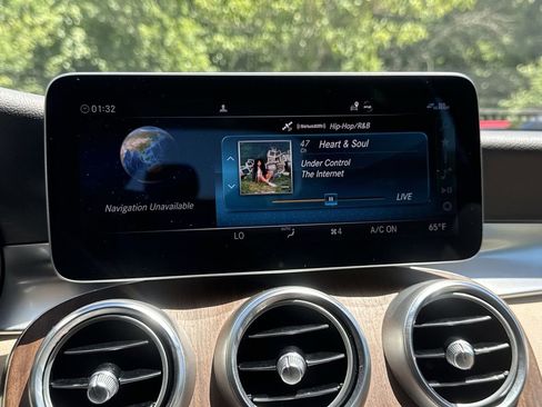 Used 2019 Mercedes-Benz C 300 4MATIC Sedan image 12
