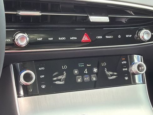 New 2026 Genesis GV70 2.5T Select image 31