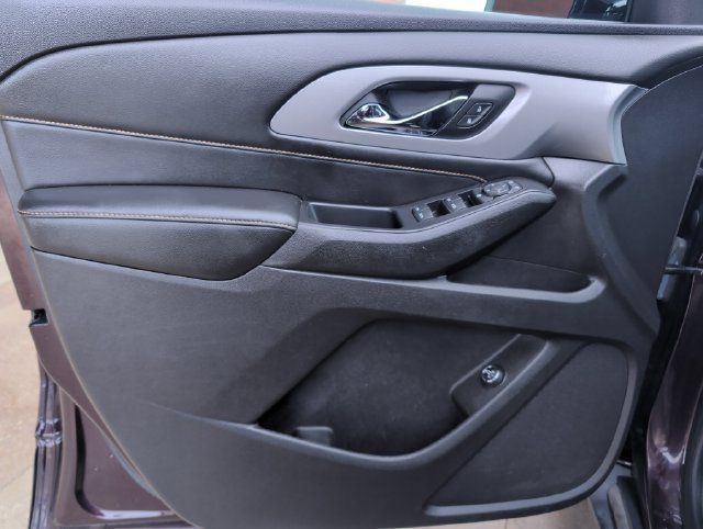 Used 2018 Chevrolet Traverse LT FWD image 12