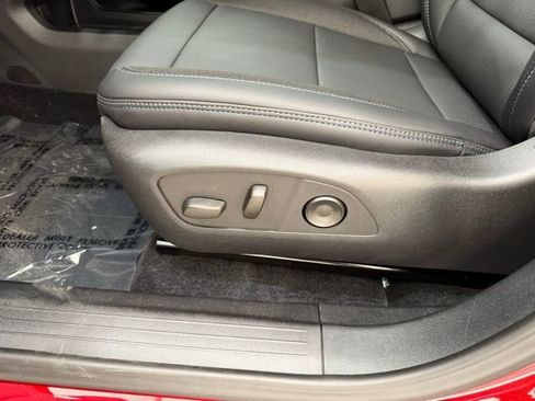 New 2026 Chevrolet Equinox EV LT image 13