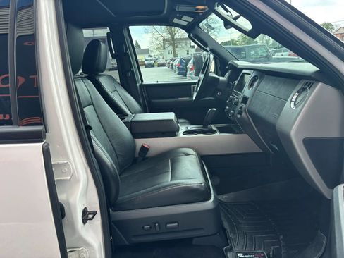 Used 2015 Ford Expedition XLT w/ Equipment Group 202A image 17