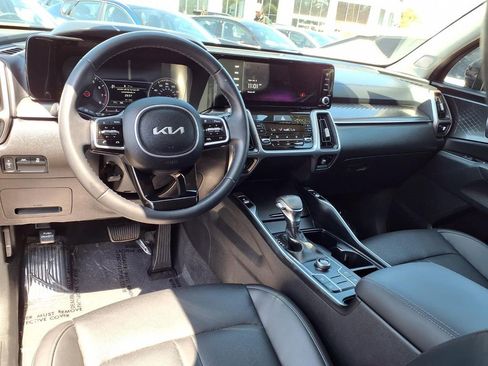 Certified 2023 Kia Sorento S FWD image 11