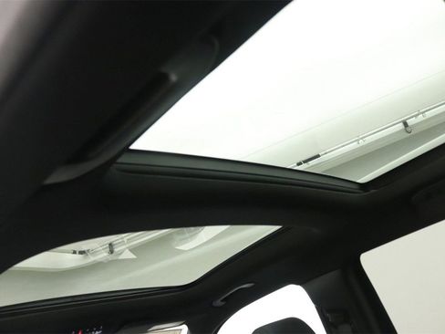 New 2026 Mercedes-Benz GLB 250 image 13