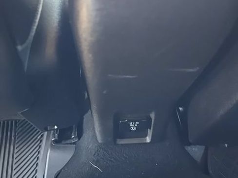 Used 2017 Jeep Renegade Limited AWD/4WD image 25