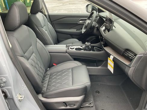 New 2026 Nissan Rogue Platinum image 19