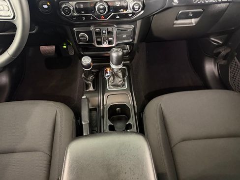 Used 2023 Jeep Wrangler Unlimited Sport AWD/4WD image 20