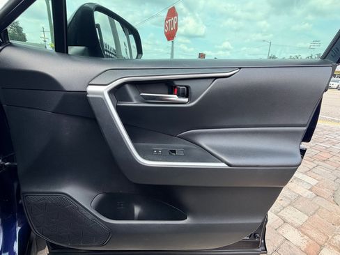Used 2020 Toyota RAV4 XLE Premium FWD image 28