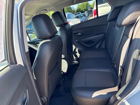 Used 2020 Chevrolet Trax LT w/ LT Convenience Package FWD image 20