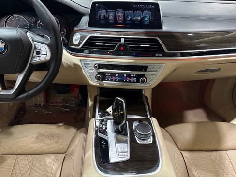 Used 2016 BMW 750i xDrive AWD/4WD image 25