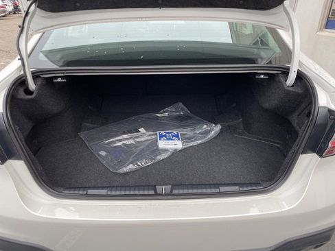 Used 2023 Subaru Legacy Premium image 31