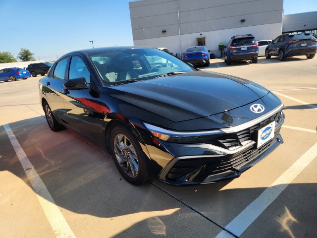 Used 2024 Hyundai Elantra SEL FWD image 1