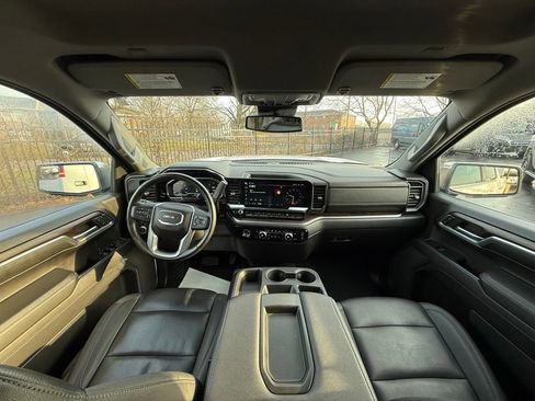 Used 2024 GMC Sierra 1500 SLT image 14