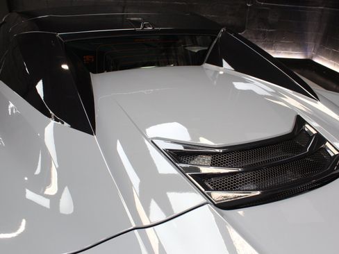 Used 2024 Chevrolet Corvette Stingray Premium Conv w/ Z51 Performance Package RWD image 21