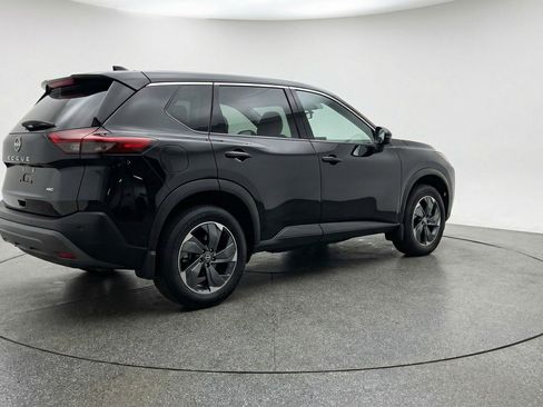 Used 2025 Nissan Rogue SV image 9