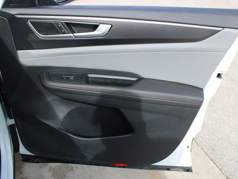 Certified 2025 Volkswagen Atlas Peak Edition SE AWD/4WD image 27