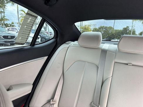 Used 2024 Genesis G70 2.5T AWD/4WD image 17
