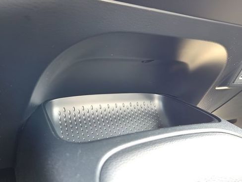 Used 2025 Toyota Corolla LE image 27