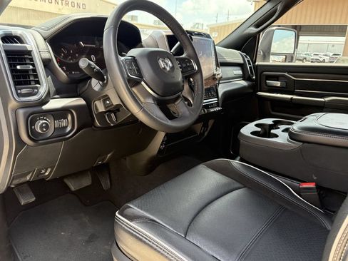 Used 2025 RAM 3500 Laramie AWD/4WD image 14