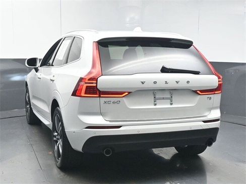 Used 2019 Volvo XC60 T5 Momentum w/ Premium Package image 6