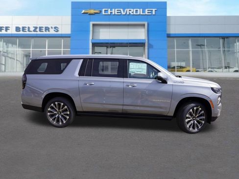 New 2026 Chevrolet Suburban High Country AWD/4WD image 2