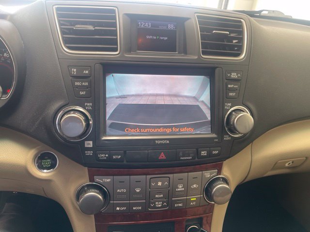 Used 2012 Toyota Highlander Limited w/ Tow Pkg FWD image 19