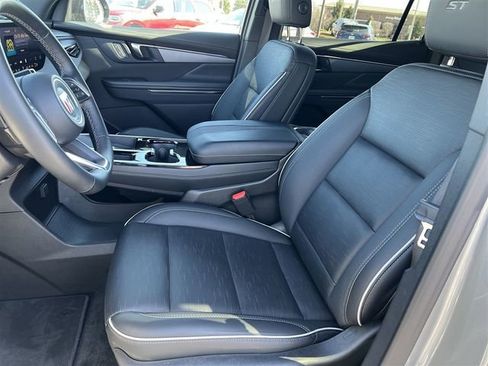 Certified 2025 Buick Enclave Sport Touring image 18