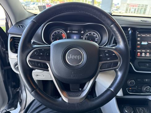 Used 2019 Jeep Cherokee Limited AWD/4WD image 17